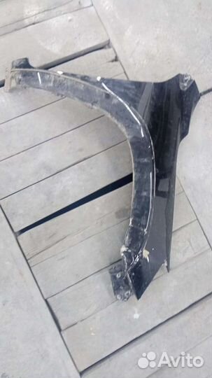 Переднее правое крыло Тойота RAV4