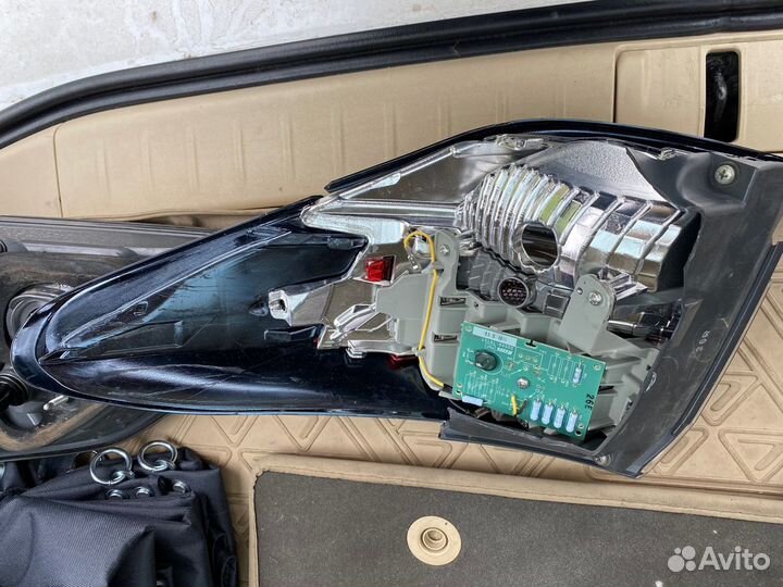 Задние левые стоп фары Lexus Rx для ремонта