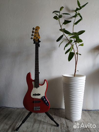 Бас-гитара Bacchus BJB-300R 3TS