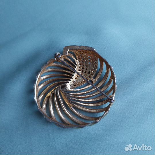 Винтажная брошь