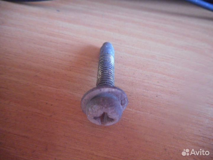 Болт клапанной крышки Nissan Wingroad (99-05 года)