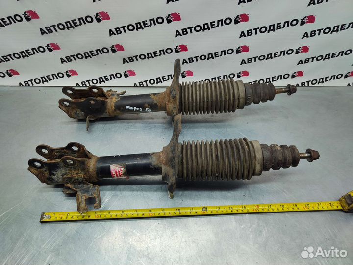 Амортизаторы передние Nissan Sunny FB15 2000 г.в