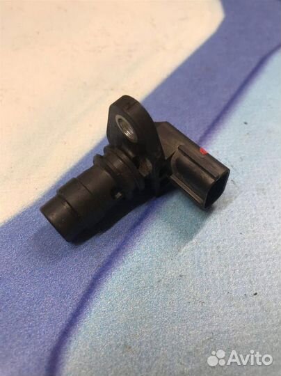 Датчик положения распредвала 30713370