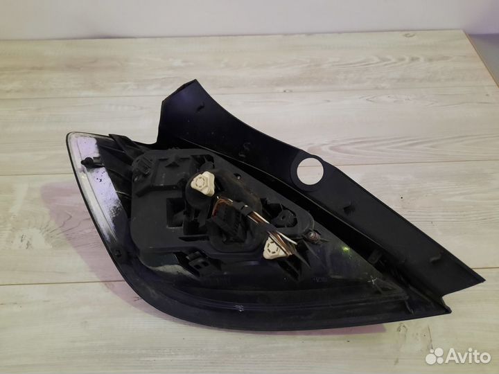 Фонарь правый Opel Astra H