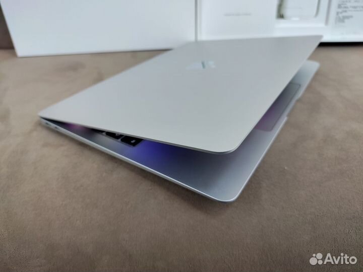 MacBook Air 13 2020 8GB 512SSD Retina