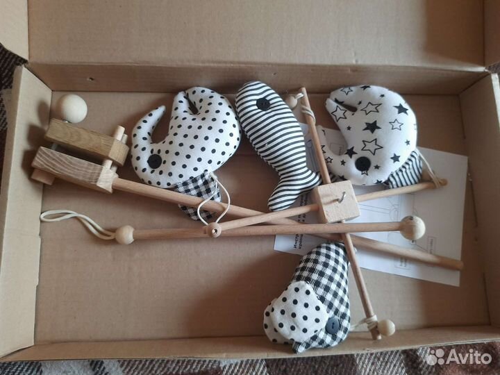 Продам мобиль в кроватку