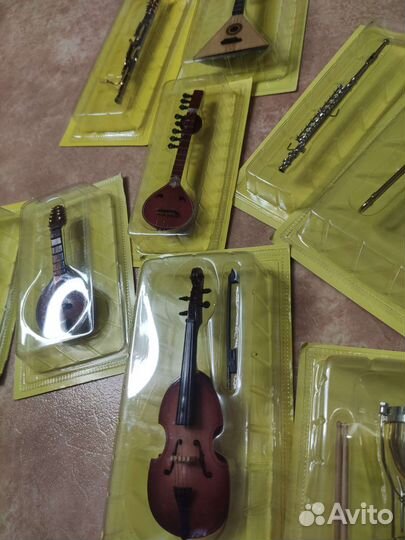 Коллекционные музыкальные инструменты