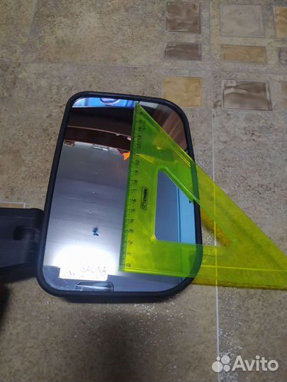 Боковое зеркало