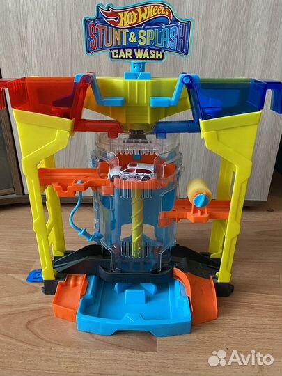 Hot Wheels Игровой набор Мойка Трюки и брызги