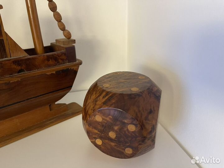 Фигурка из африканского дерева корабль кубик кости