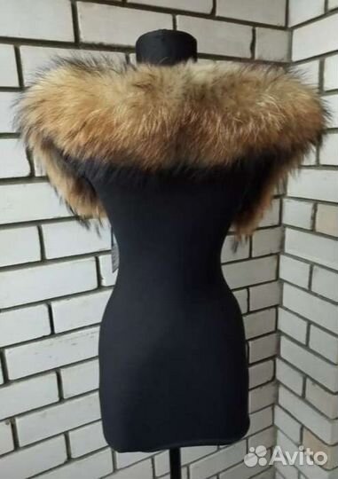 Воротник из натурального меха енота