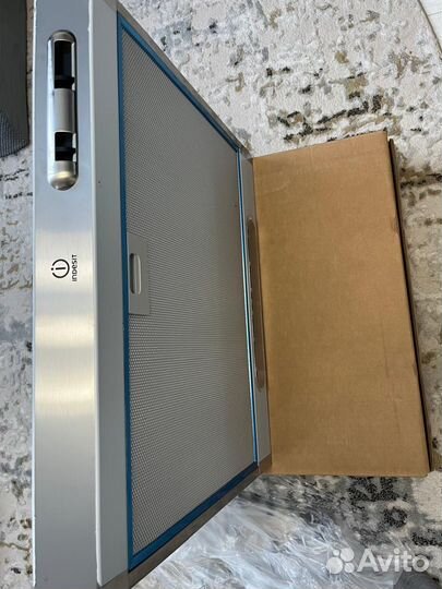 Вытяжка встраиваемая indesit