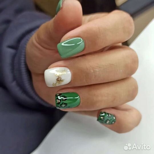 Маникюр с покрытием гель-лаком