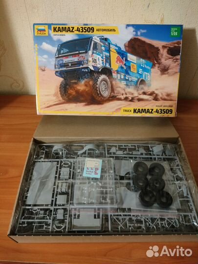 Сборная модель автомобиля 1 35