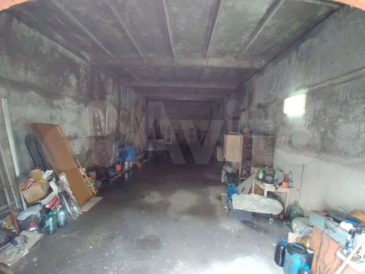 Гараж, > 30 м²