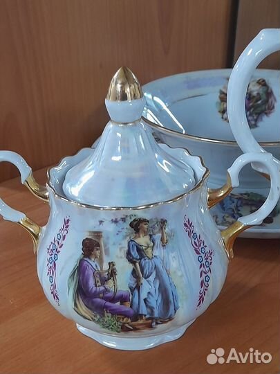 Кобальтовый фарфор с лепкой