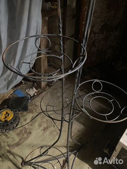 Подставка для цветов этажная