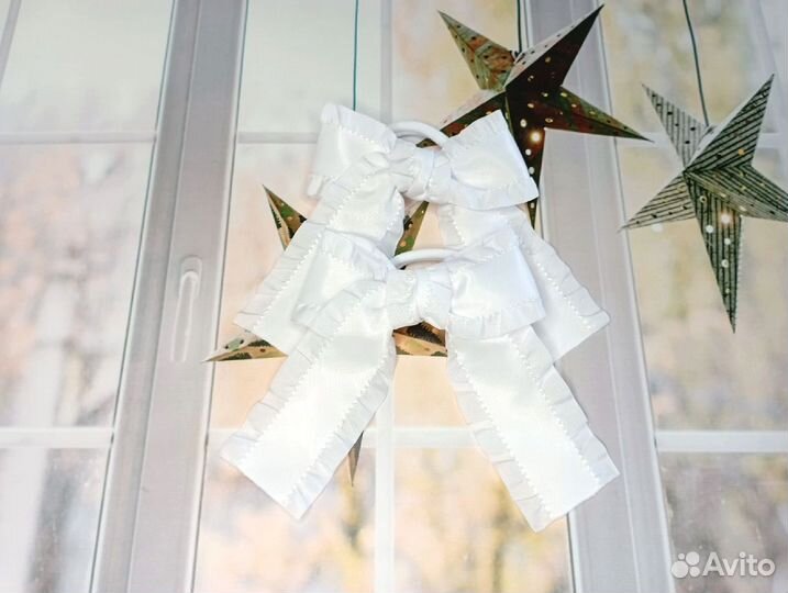 Белые бантики