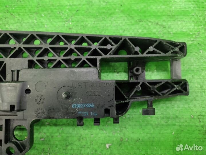 Кронштейн ручки перед. лев двери Audi Q5/A4/A5