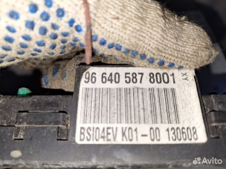 Блок предохранителей (салонный) Peugeot 308 4A/C