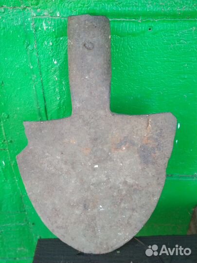 Старинная кованная лопата
