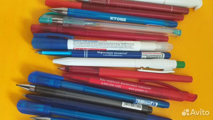 Разные ручки канцелярские