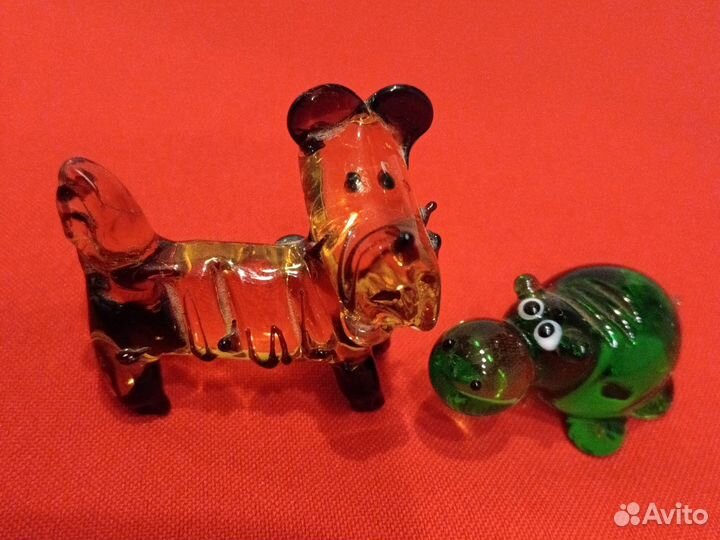 Стеклянные статуэтки