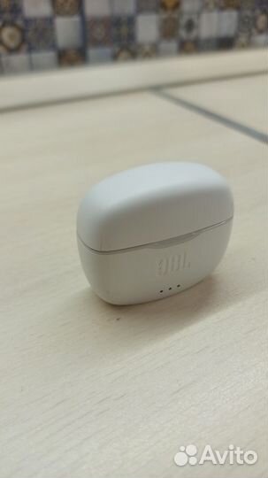 Беспроводные наушники JBL