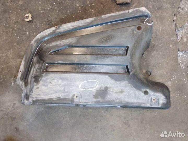 Защита днища задняя правая Volkswagen Passat B6