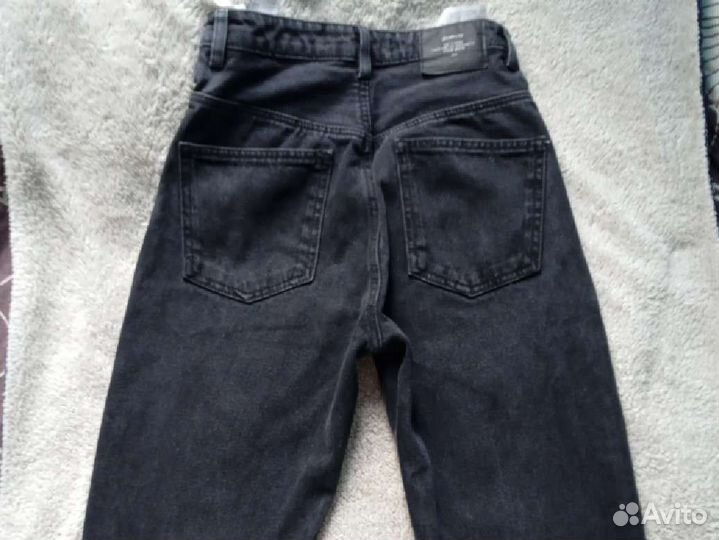 Джинсы stradivarius mom slim