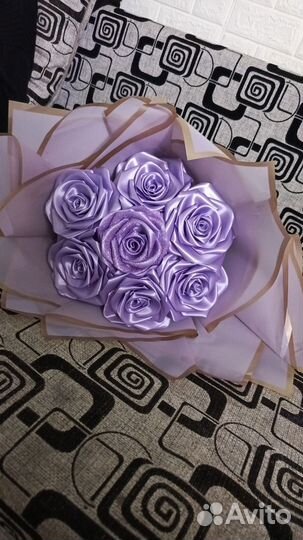 Букет атласных роз