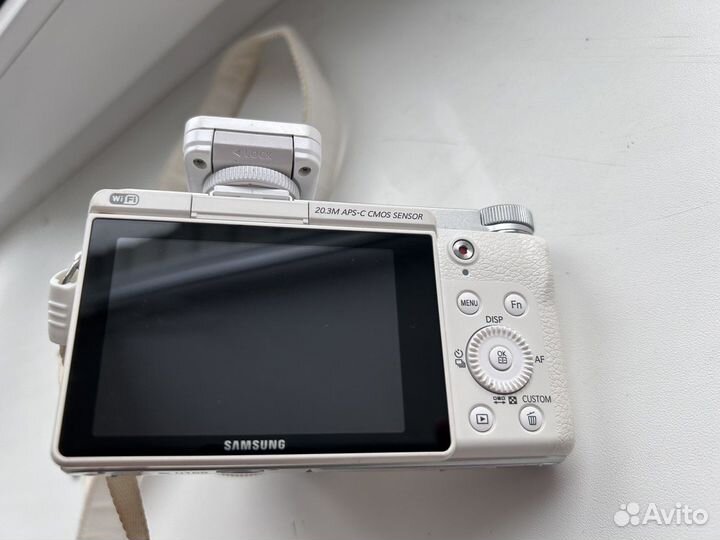 Цифровой фотоаппарат samsyng nx 3000