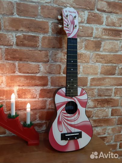Укулеле сопрано с рисунком