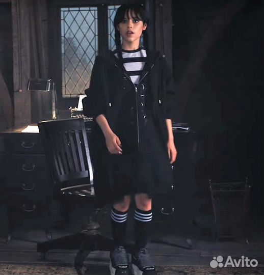 Гольфы в стиле Уэнсдэй