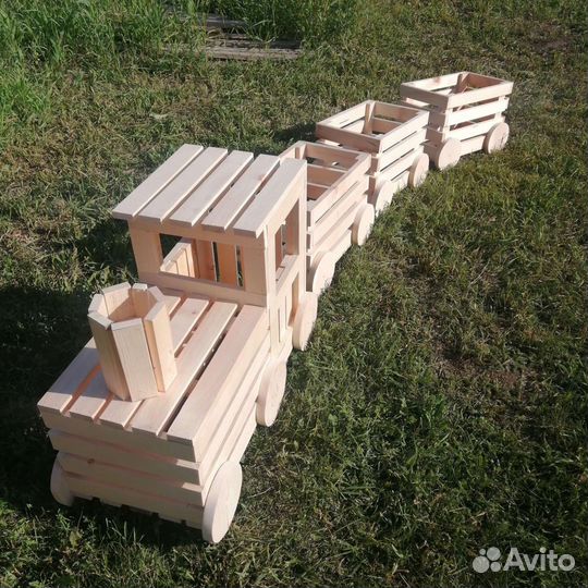 Садовая клумба-кашпо 