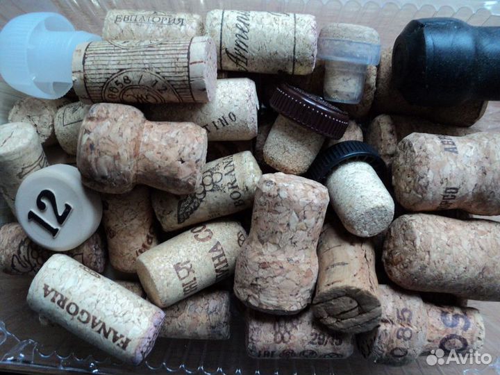 Кроненпробки, плакетки, пробки и открывалки