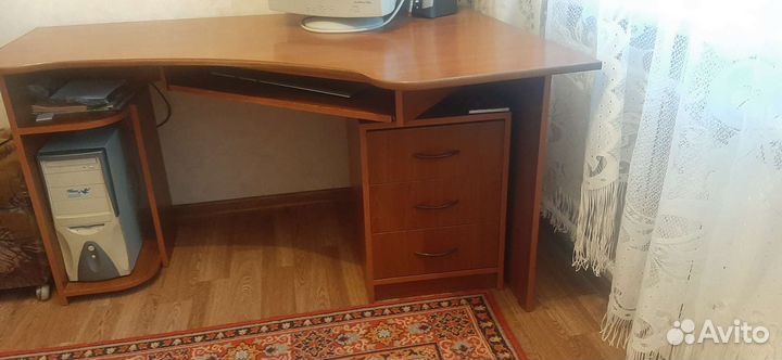 Компьютерный стол