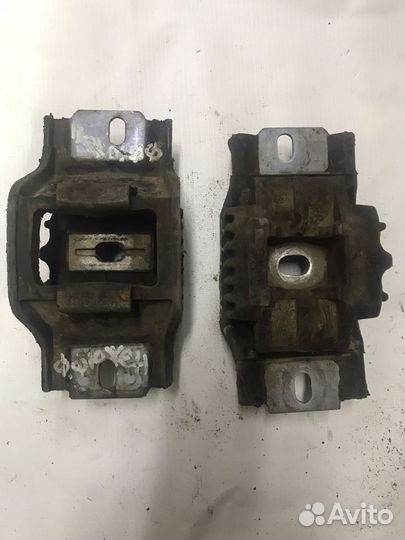 Опора двигателя левая Ford Fusion 2001-2012