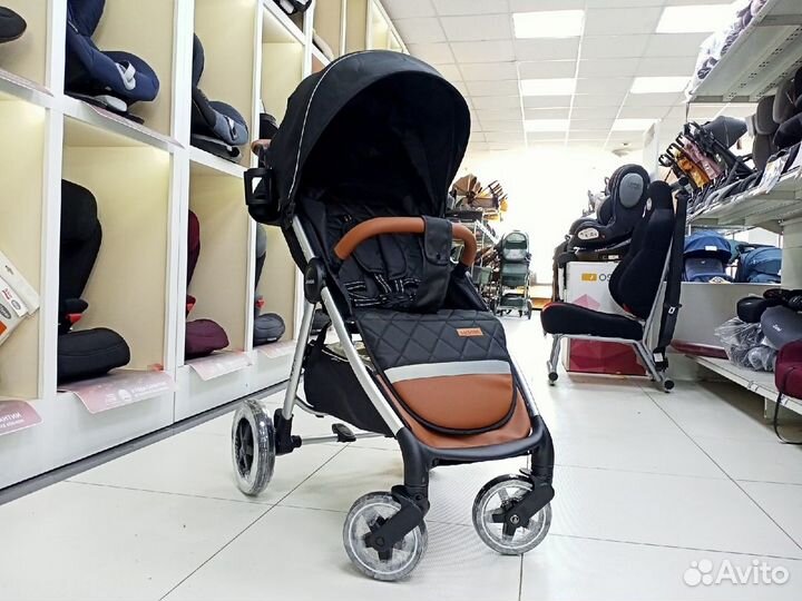 Коляска прогулочная Luxmom Libra Black