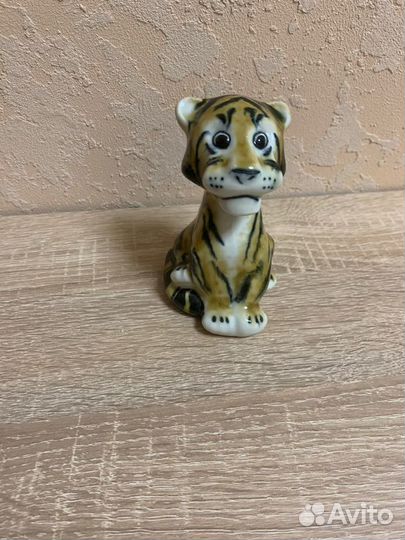Фарфоровая статуэтка фигурка тигр СССР