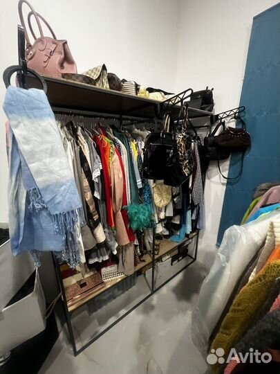 Рейлы для одежды с полками