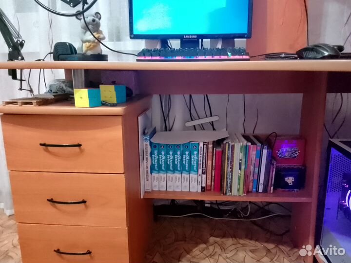 Компьютерный стол