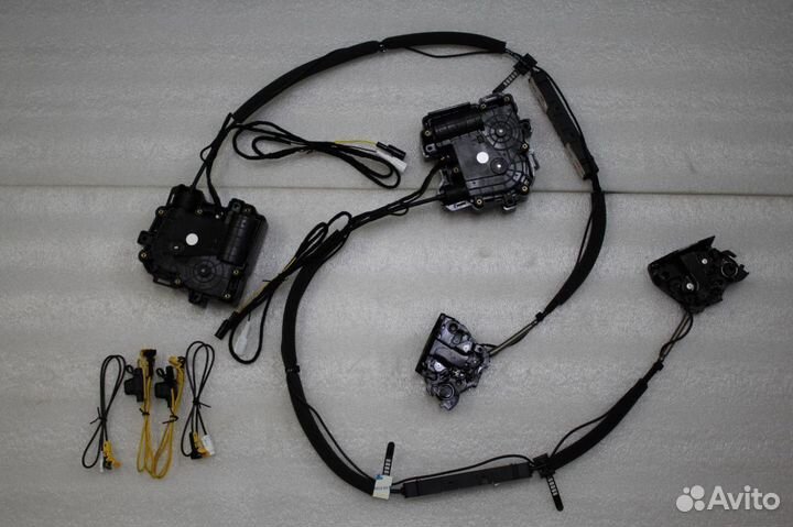 Infinity QX 56 / 60 / 80 Доводчики дверей O6YO8