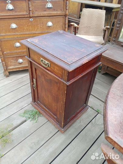 Тумбочка старинная