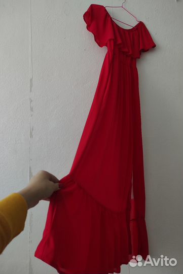 Красное платье в пол