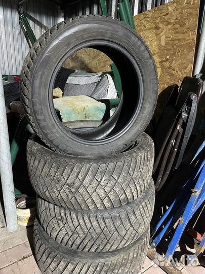 Goodyear Ultragrip Ice Arctic 215/55 R16