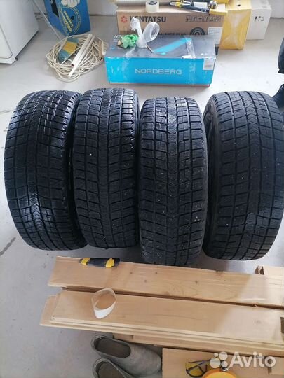 Roadstone Winguard Ice 225/60 R17