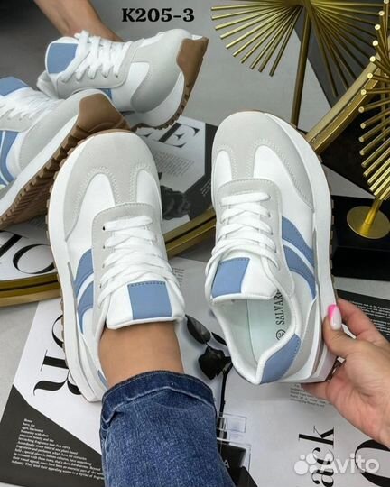 Кроссовки женские серые