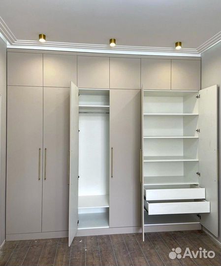 Распашной шкаф