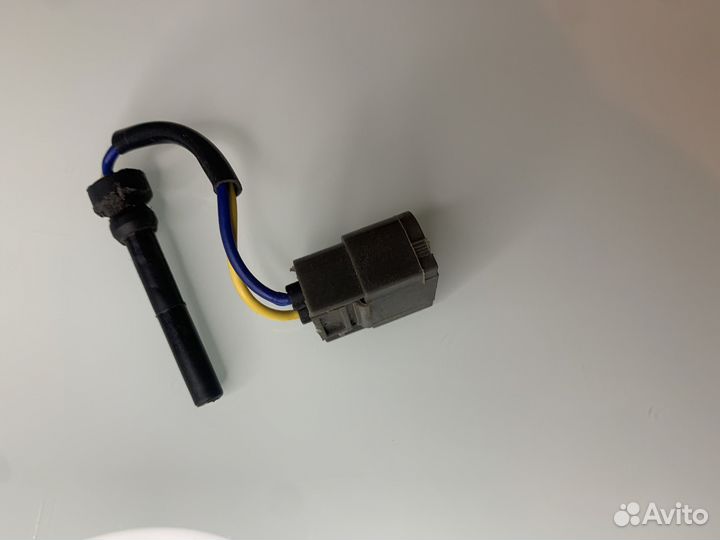 Датчик уровня толоса Volvo